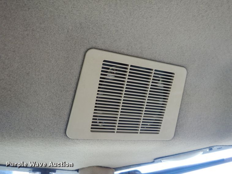 image for item FR9033 1998 John Deere 8400T  tractor