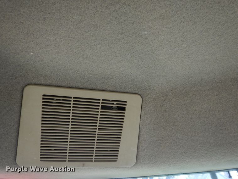 image for item FR9033 1998 John Deere 8400T  tractor