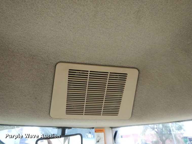 image for item FR9033 1998 John Deere 8400T  tractor