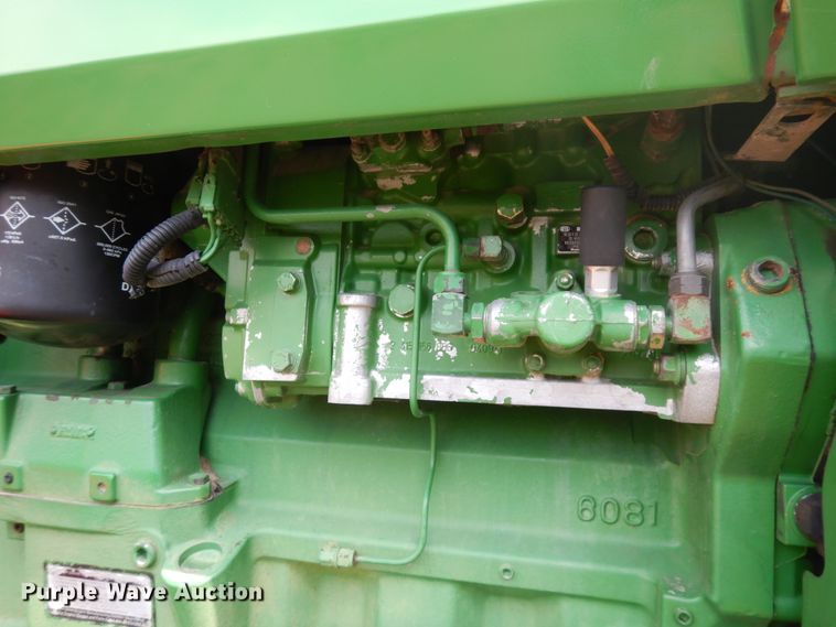 image for item FR9033 1998 John Deere 8400T  tractor