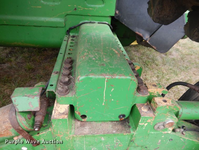 image for item FR9033 1998 John Deere 8400T  tractor