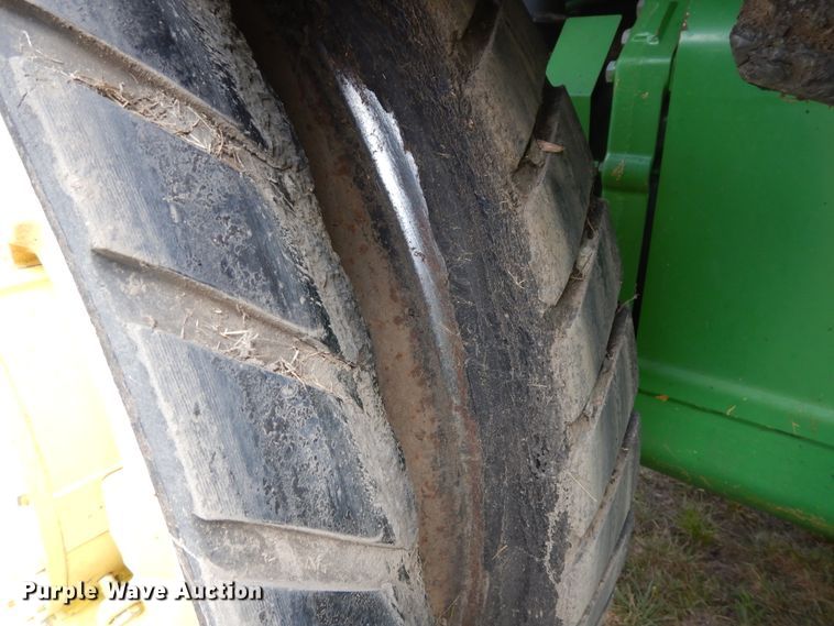 image for item FR9033 1998 John Deere 8400T  tractor