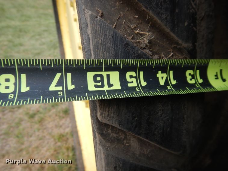 image for item FR9033 1998 John Deere 8400T  tractor