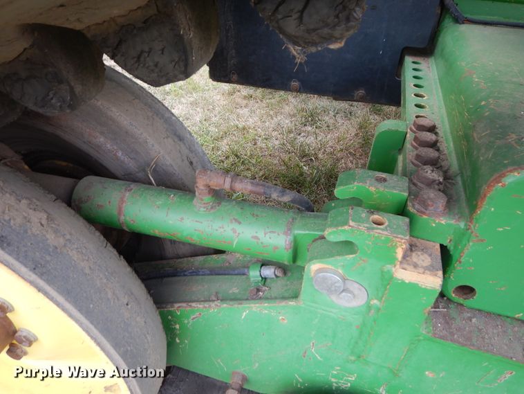 image for item FR9033 1998 John Deere 8400T  tractor