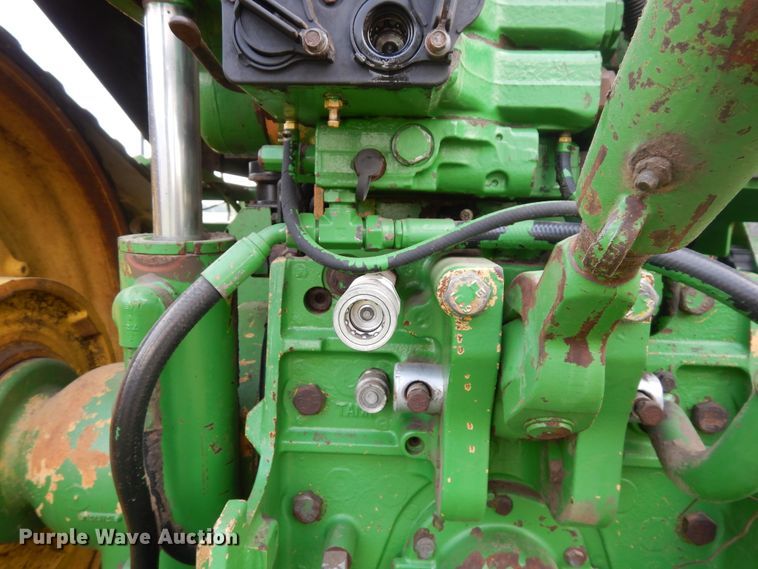 image for item FR9033 1998 John Deere 8400T  tractor