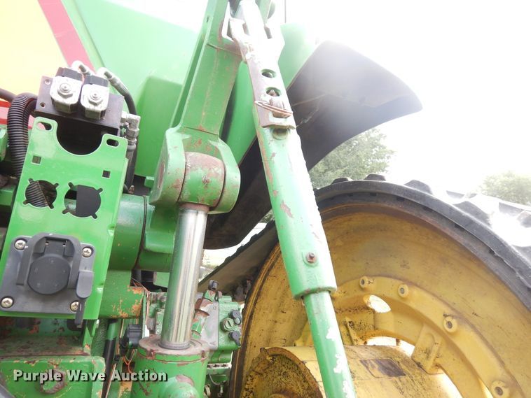 image for item FR9033 1998 John Deere 8400T  tractor