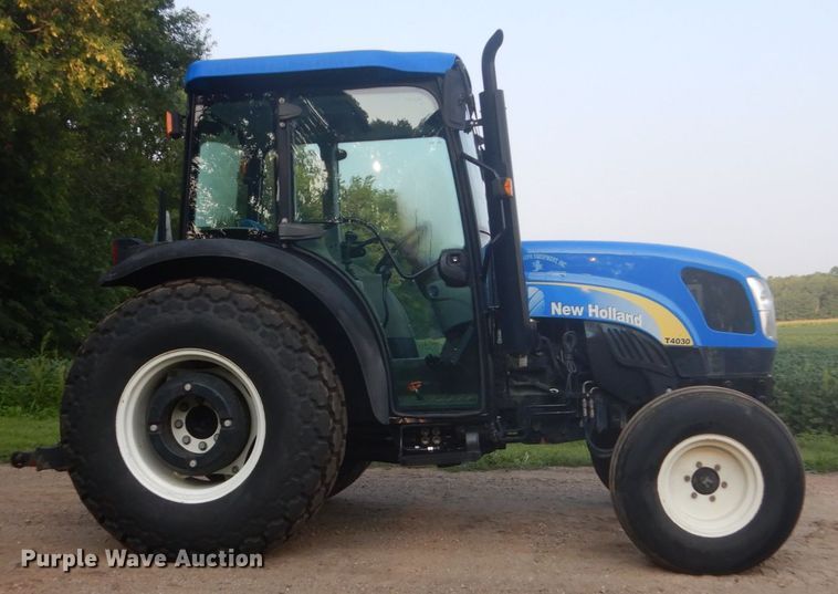 image for item FT9137 2011 New Holland T4030  tractor