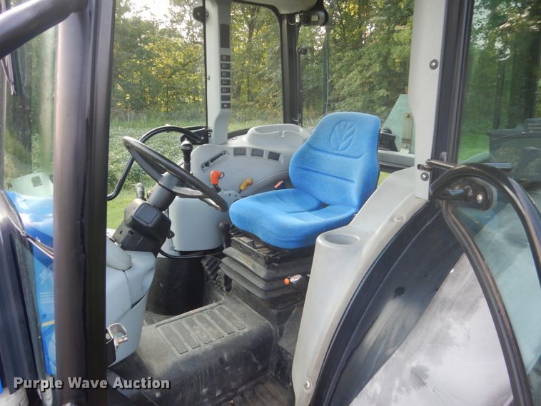 image for item FT9137 2011 New Holland T4030  tractor