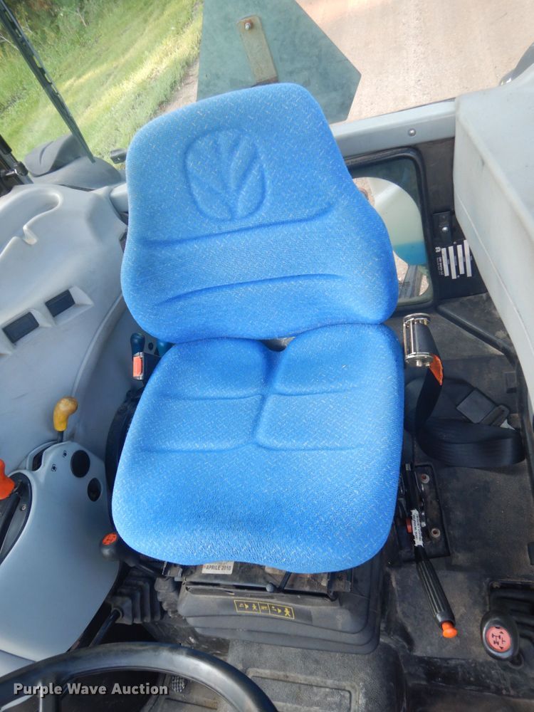 image for item FT9137 2011 New Holland T4030  tractor