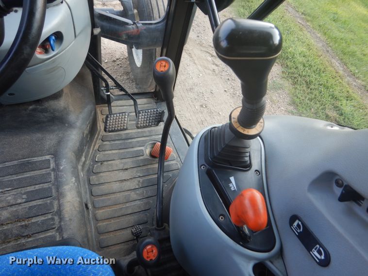 image for item FT9137 2011 New Holland T4030  tractor