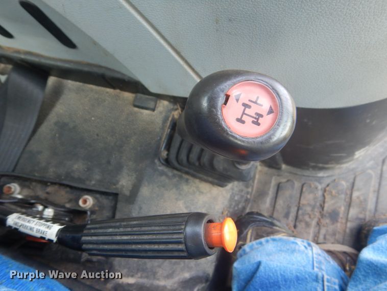 image for item FT9137 2011 New Holland T4030  tractor