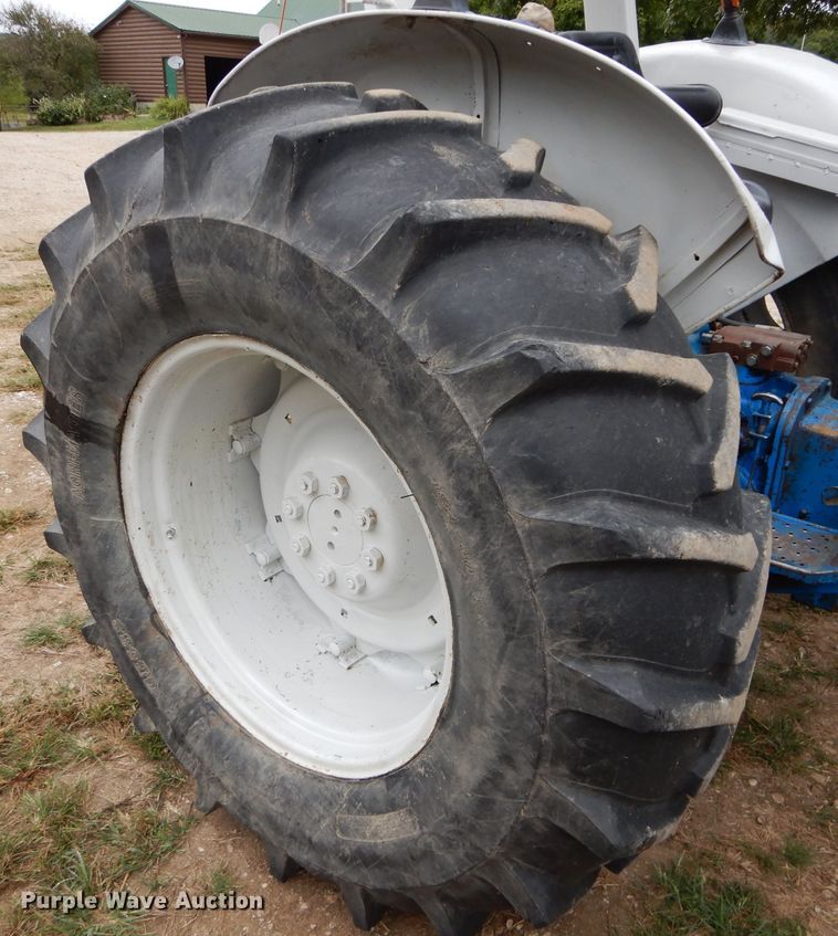 image for item FY9237 Ford 4600  tractor