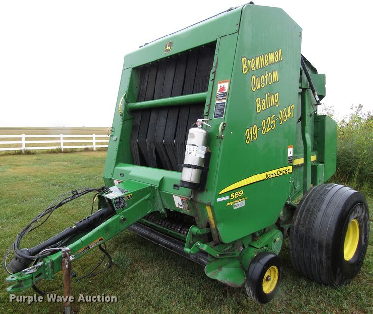image for item GQ9125 2015 John Deere 569  round baler