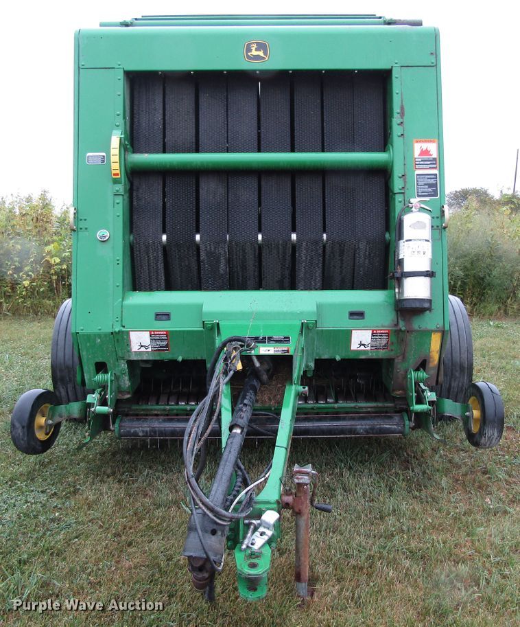 image for item GQ9125 2015 John Deere 569  round baler