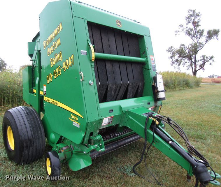 image for item GQ9125 2015 John Deere 569  round baler