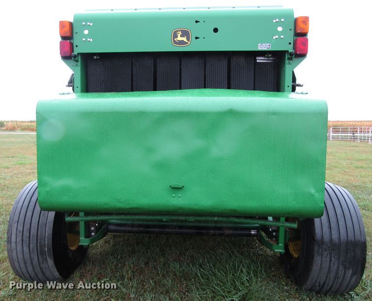 image for item GQ9125 2015 John Deere 569  round baler