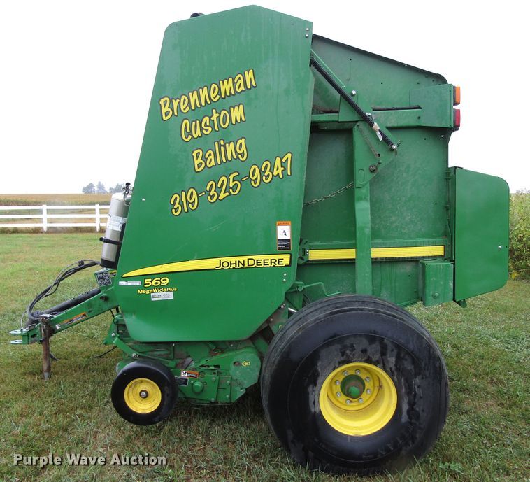 image for item GQ9125 2015 John Deere 569  round baler