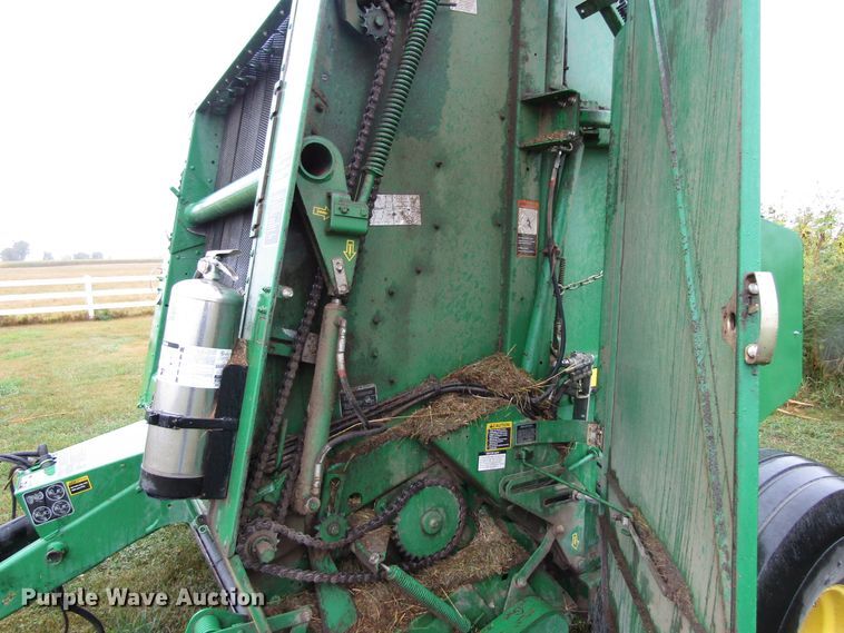 image for item GQ9125 2015 John Deere 569  round baler