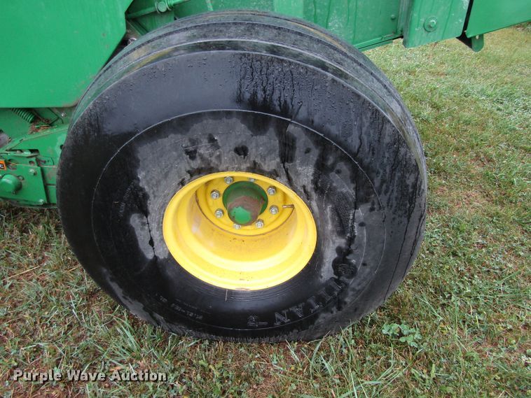 image for item GQ9125 2015 John Deere 569  round baler