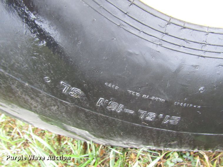 image for item GQ9125 2015 John Deere 569  round baler