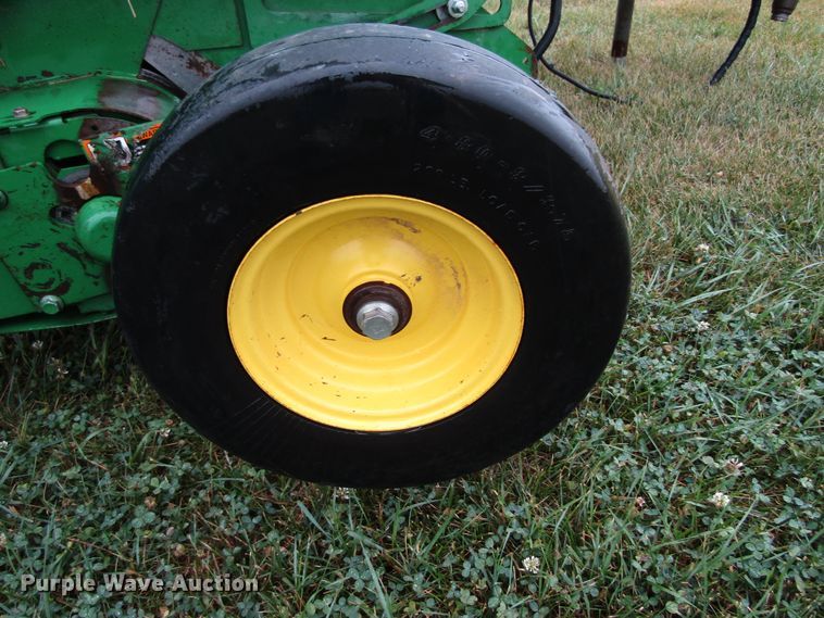 image for item GQ9125 2015 John Deere 569  round baler