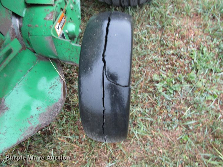 image for item GQ9125 2015 John Deere 569  round baler