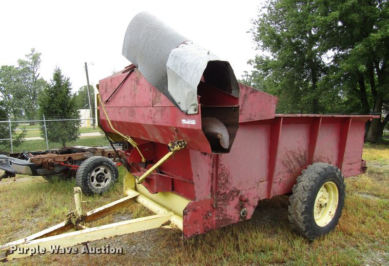 image for item GQ9127 1973 Schuler feed wagon