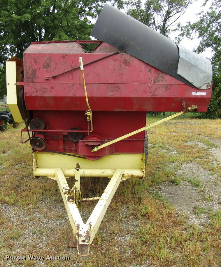 image for item GQ9127 1973 Schuler feed wagon