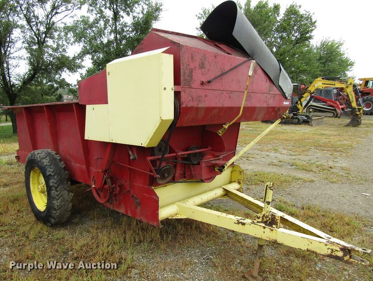 image for item GQ9127 1973 Schuler feed wagon