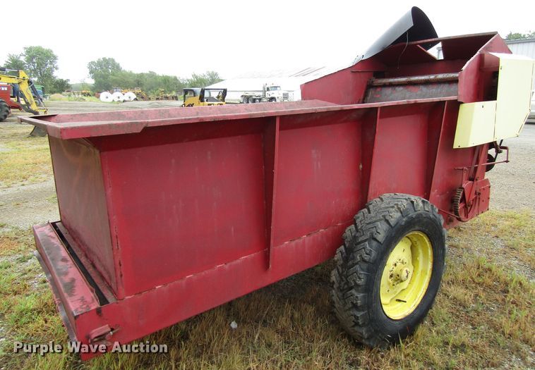 image for item GQ9127 1973 Schuler feed wagon