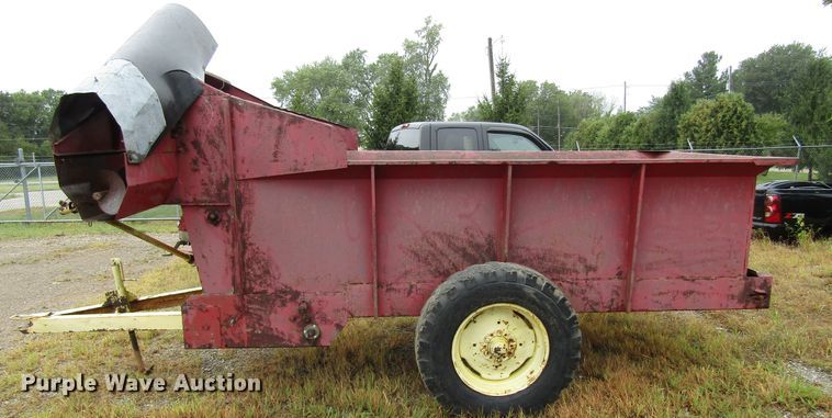 image for item GQ9127 1973 Schuler feed wagon