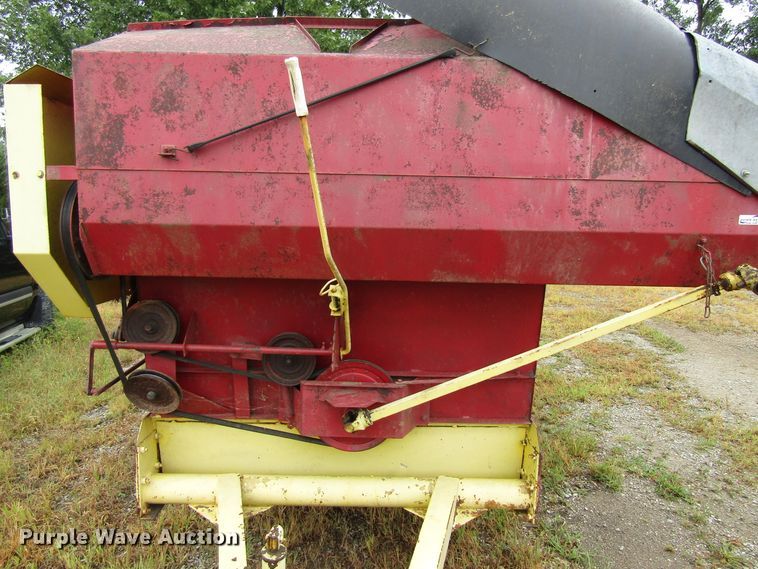 image for item GQ9127 1973 Schuler feed wagon