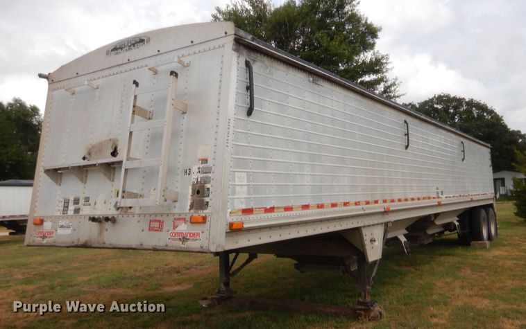 image for item HB9495 1999 Wilson DWH-400C Commander Series double hopper bottom grain trailer