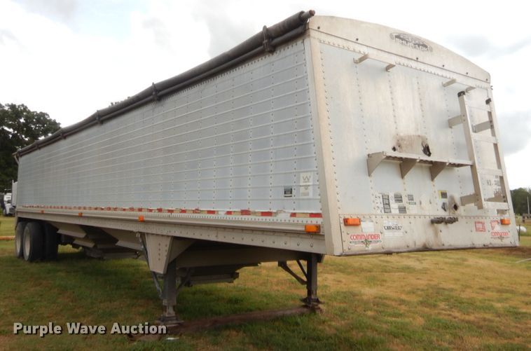 image for item HB9495 1999 Wilson DWH-400C Commander Series double hopper bottom grain trailer