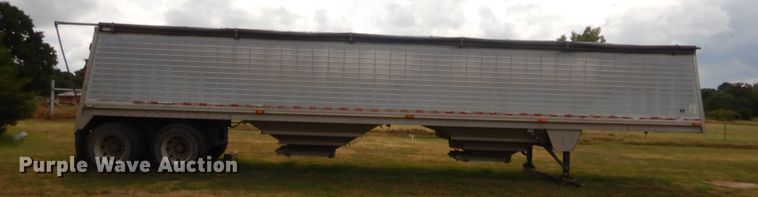 image for item HB9495 1999 Wilson DWH-400C Commander Series double hopper bottom grain trailer