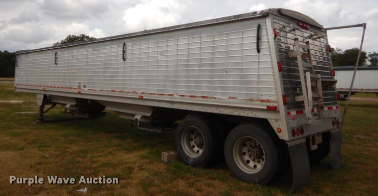 image for item HB9495 1999 Wilson DWH-400C Commander Series double hopper bottom grain trailer
