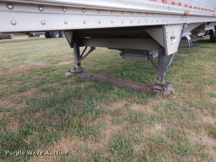 image for item HB9495 1999 Wilson DWH-400C Commander Series double hopper bottom grain trailer