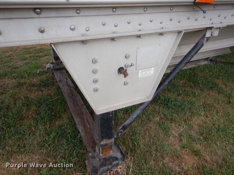 image for item HB9495 1999 Wilson DWH-400C Commander Series double hopper bottom grain trailer
