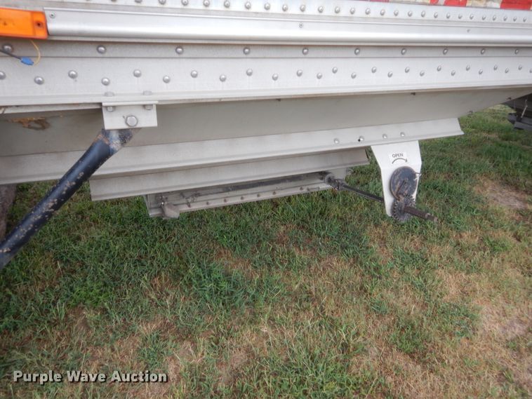 image for item HB9495 1999 Wilson DWH-400C Commander Series double hopper bottom grain trailer
