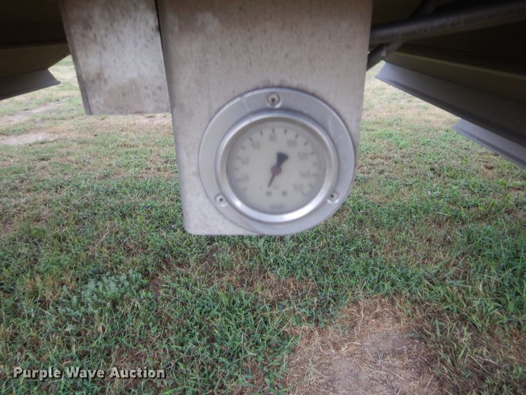 image for item HB9495 1999 Wilson DWH-400C Commander Series double hopper bottom grain trailer