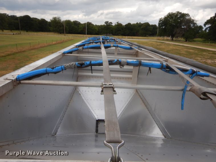 image for item HB9495 1999 Wilson DWH-400C Commander Series double hopper bottom grain trailer