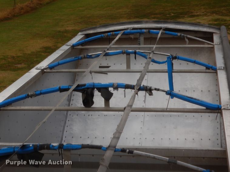 image for item HB9495 1999 Wilson DWH-400C Commander Series double hopper bottom grain trailer