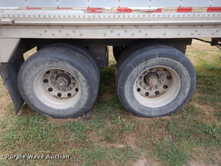 image for item HB9495 1999 Wilson DWH-400C Commander Series double hopper bottom grain trailer