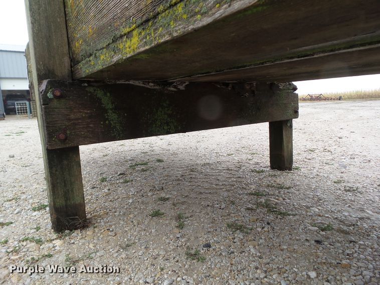 image for item HF9528 Wood feed bunk
