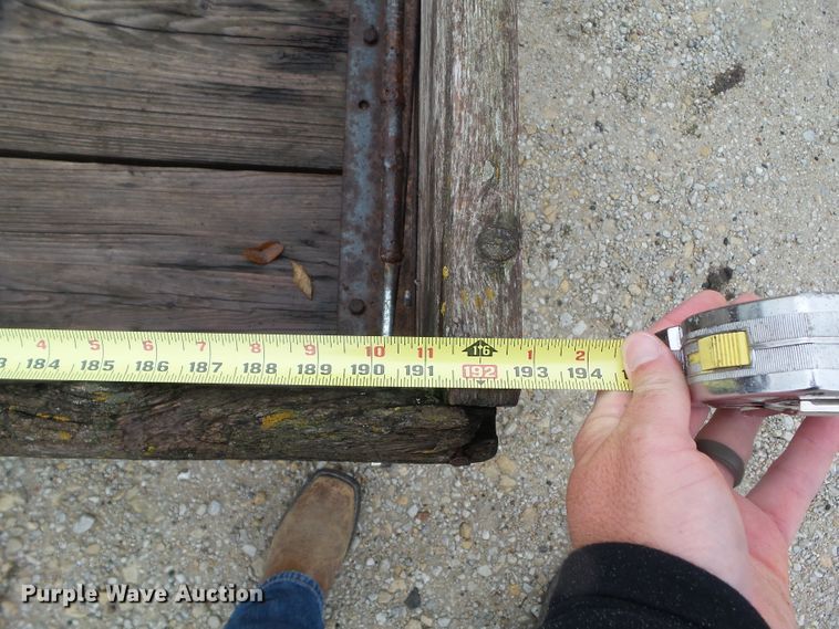 image for item HF9528 Wood feed bunk