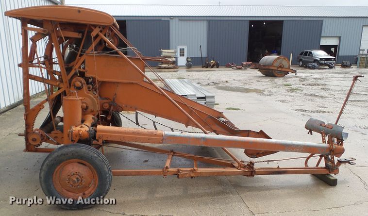 image for item HF9532 Allis Chalmers  round baler