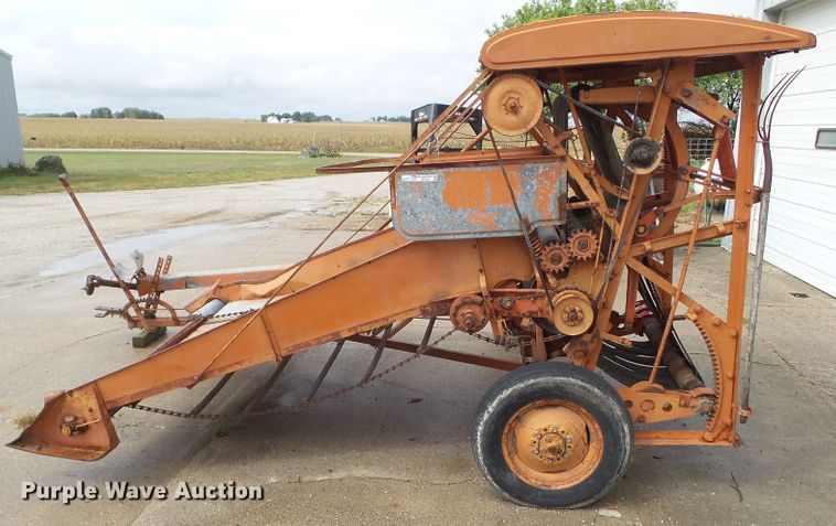 image for item HF9532 Allis Chalmers  round baler