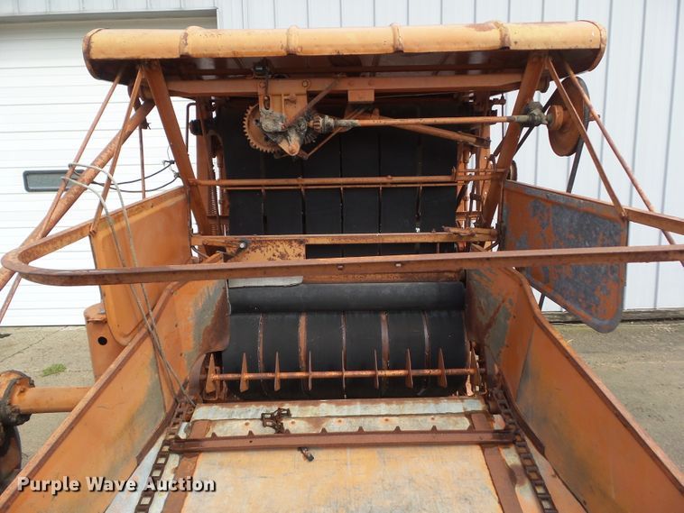 image for item HF9532 Allis Chalmers  round baler