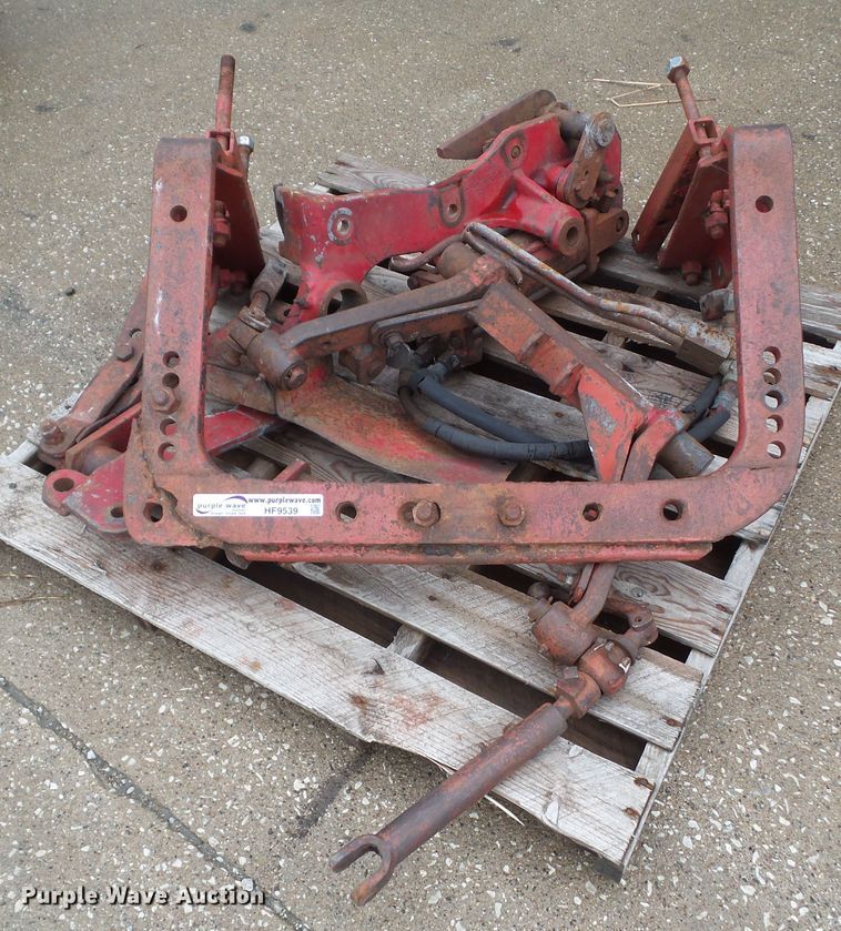 image for item HF9539 Farmall two point hitch and draw bar