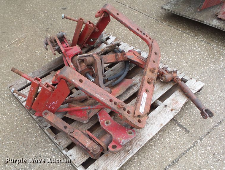 image for item HF9539 Farmall two point hitch and draw bar